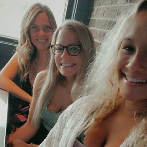 Meet your Posher, Alexis